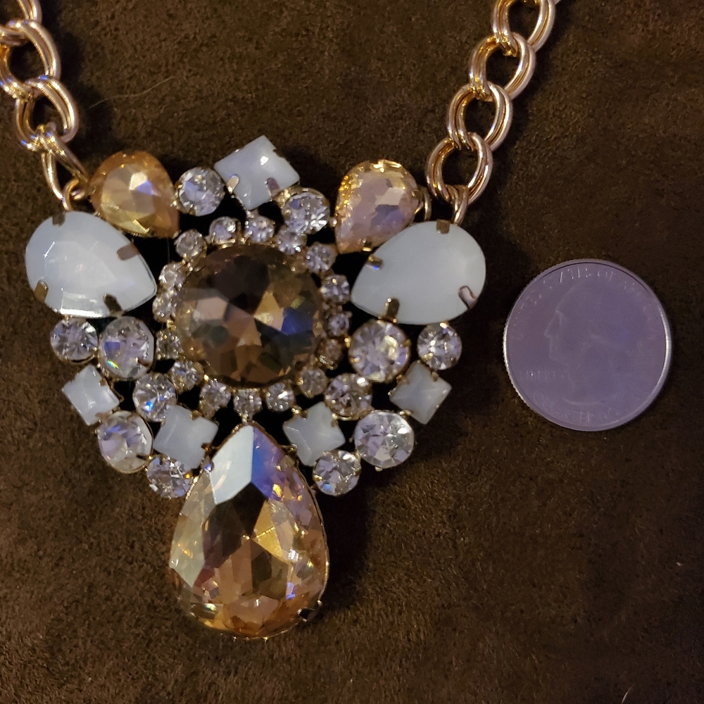 Gorgeous Gold and Rhinestone Statement Piece - Picture 4 of 4